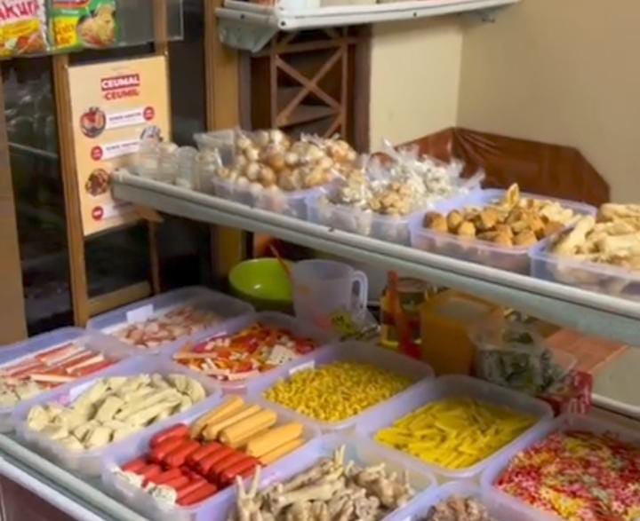 Seblak Prasmanan Jadi Kuliner Viral, Kenapa Konsep Pilih Topping Sendiri Begitu Menarik?
